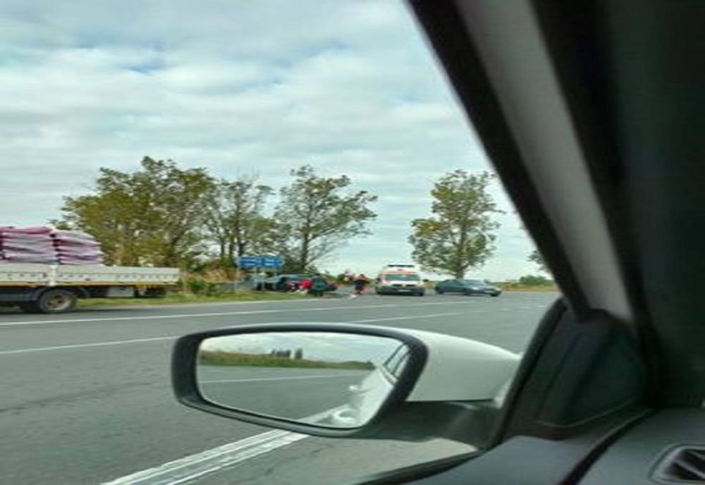 Accident pe DN 1D, în intersecția Fulga-Bărăitaru. Două persoane rănite