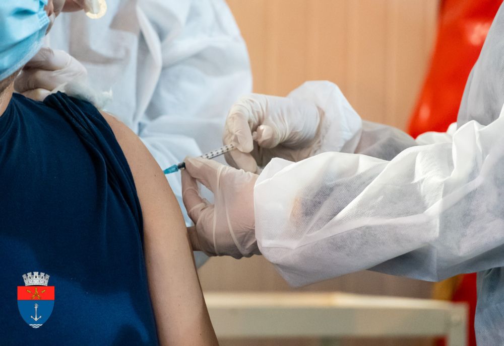 Prahova. Bărbaţii cercetați în dosarul “Vaccinare la chiuvetă” rămân sub control judiciar