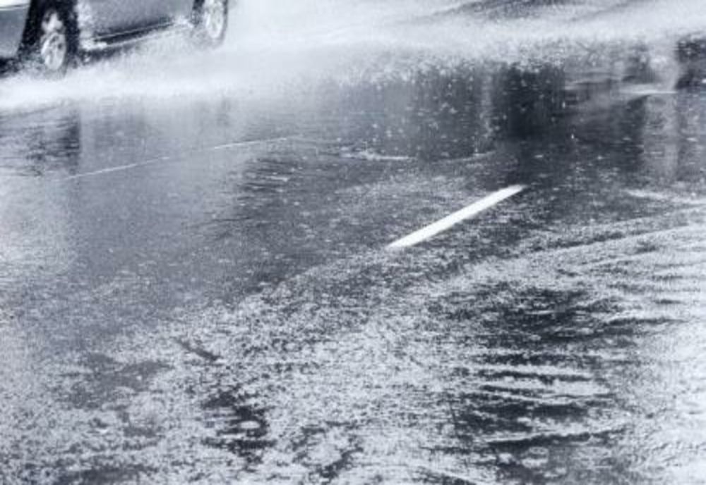 Circulație în condiții de carosabil umed pe Autostrada A3 și pe DN1 (Ploiești – Brașov)