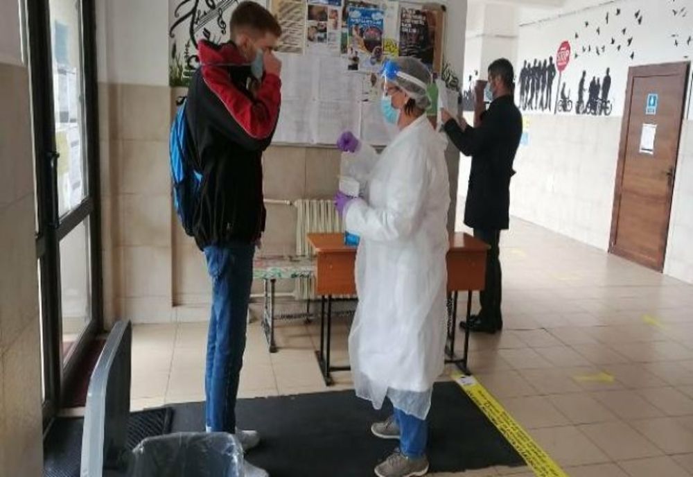 Multe cadre didactice vor refuza să facă testarea elevilor pentru Covid. Sindicaliștii cer testarea copiilor în familie 