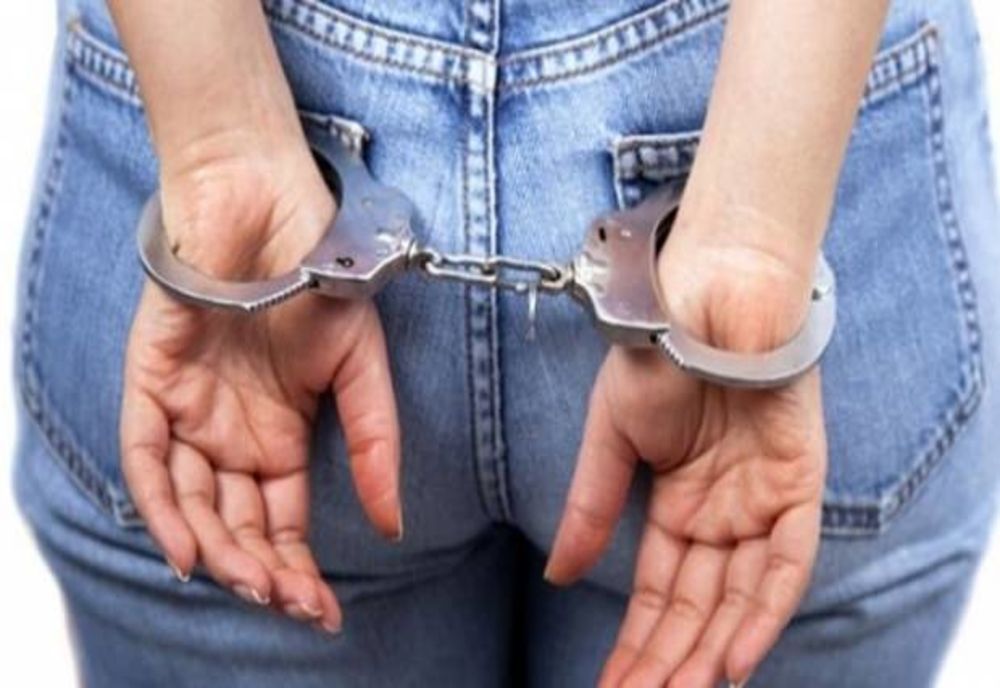 Prahoveancă, care s-a dat maică stareță, arestată preventiv în Bistrița-Năsăud! A înșelat o femeie cu peste 70.000 de euro