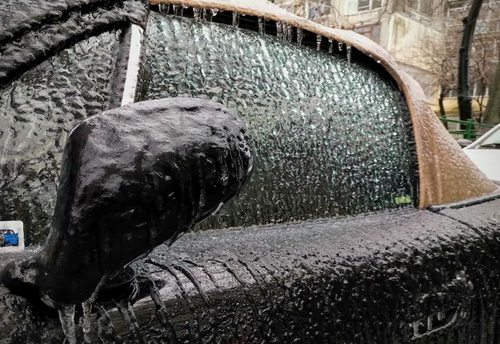 Cod galben de burniţă şi polei în judeţele Prahova, Ilfov şi Dâmboviţa, duminică seara