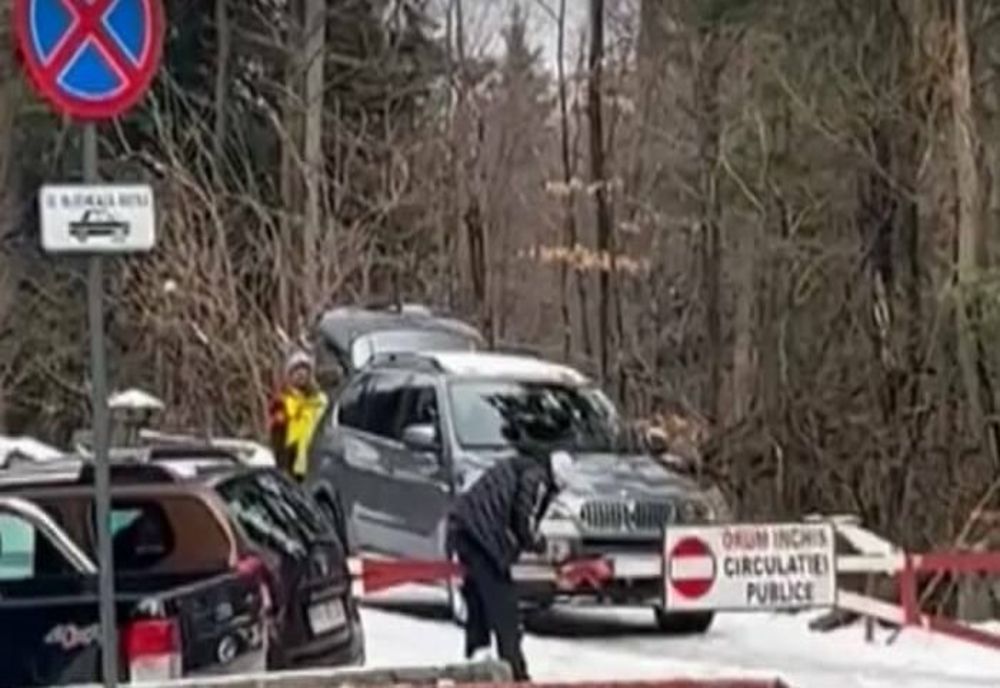 Prahova. Bărbat cercetat pentru distrugere, după ce ar fi tăiat bariera de pe drumul spre Cota 1400