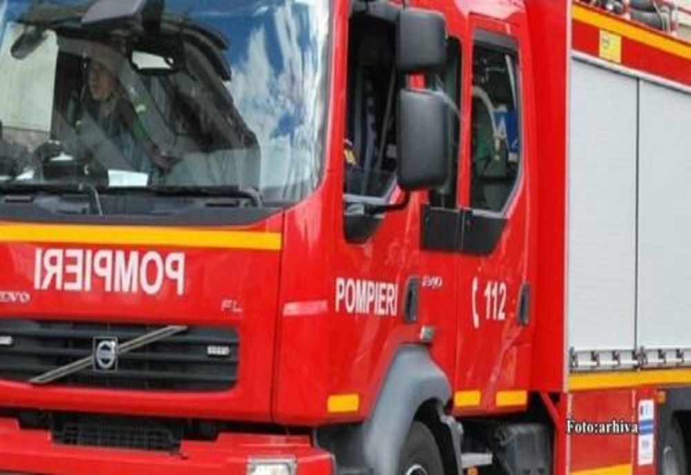 Două incendii la locuinţe în Prahova, în această dimineaţă