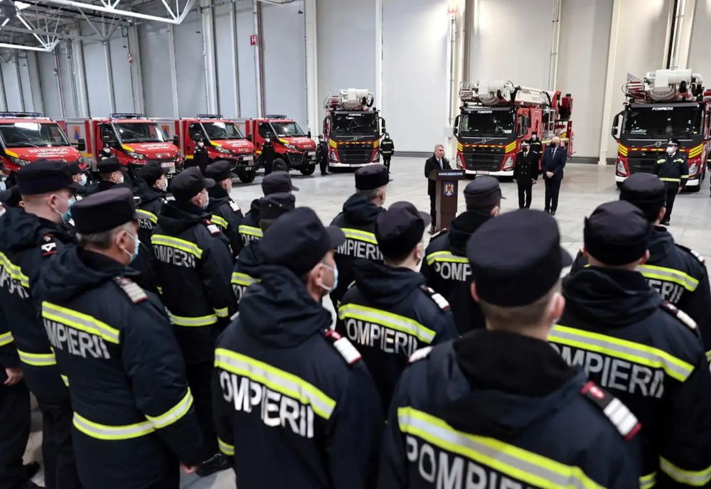 IGSU: 12 autospeciale pirotehnice și a 6 autoplatforme pentru salvare de la înălțime