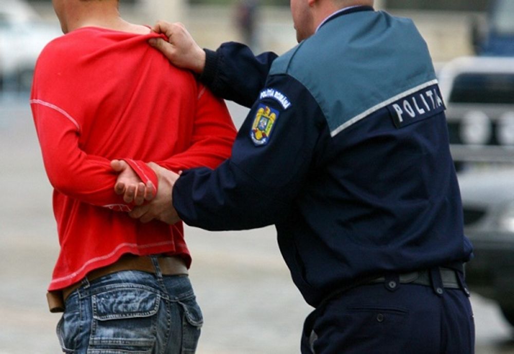 Prahovean reținut pentru furturi din supermarketuri