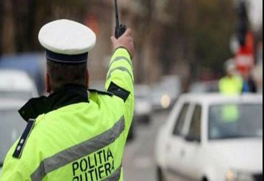 Dosar penal pentru o ploieșteancă prinsă la volanul unei mașini cu numere expirate