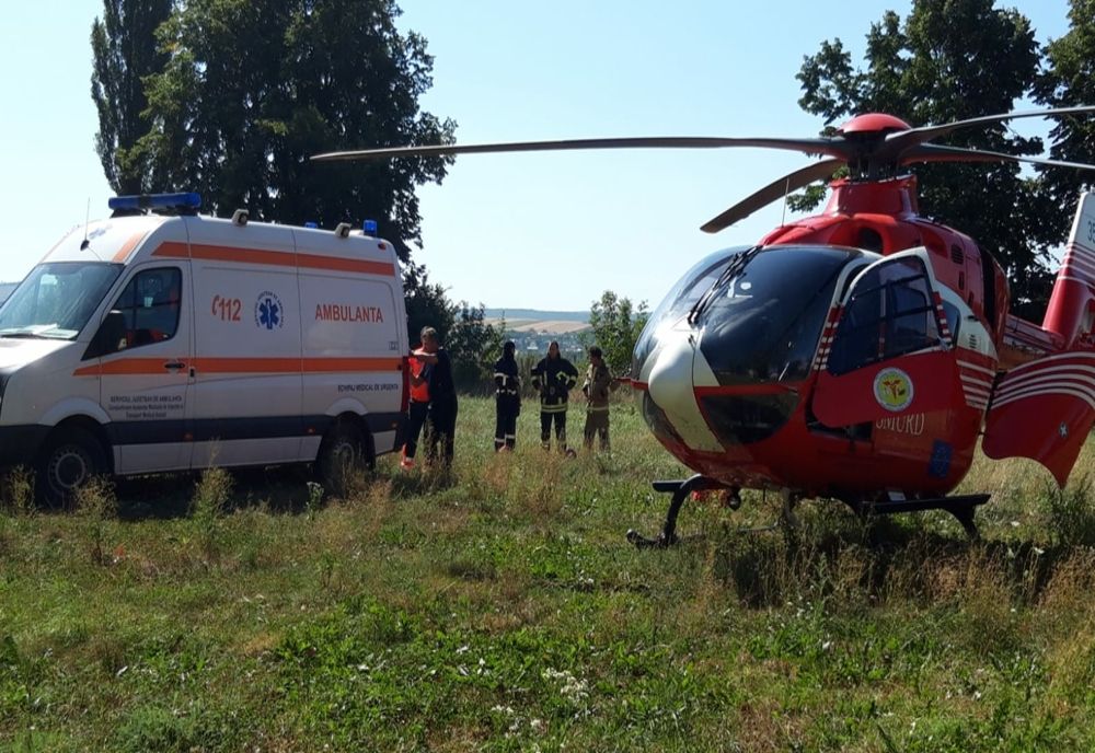 Prahova. Accident cumplit în Filipeştii de Târg. O persoană decedată și alta încarcerată. A fost solicitat elicopterul SMURD