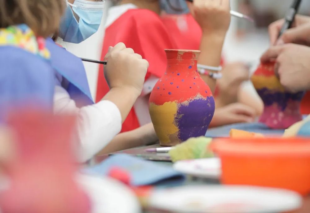 Înscrierile la grădiniță pentru anul școlar 2022-2023 încep pe 30 mai, iar reînscrierile, în data de 16 mai, potrivit ministerului Educației