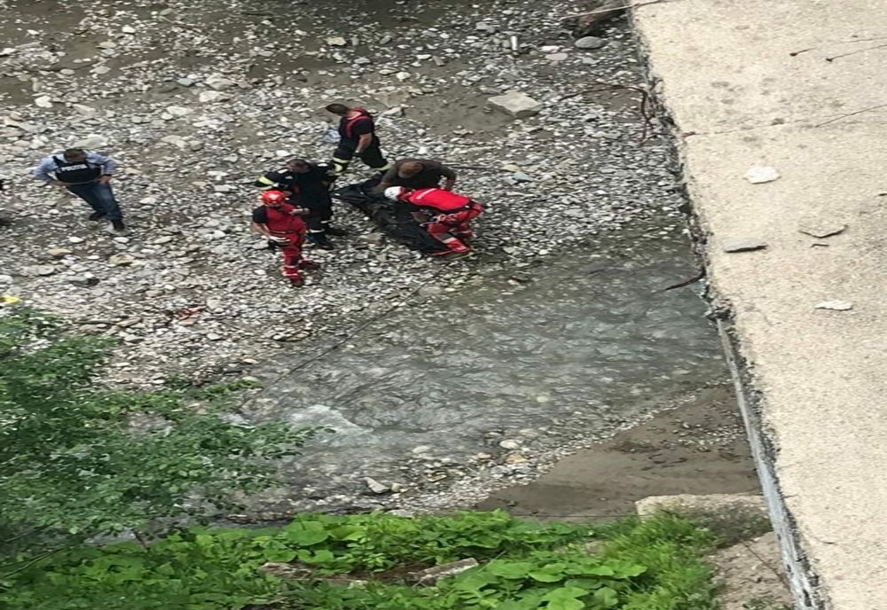 Prahova. O tânără s-a aruncat de pe un pod aflat pe DN71