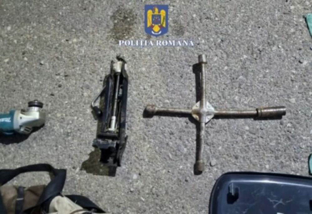 Prahova. Trei bărbați reținuți pentru furt calificat