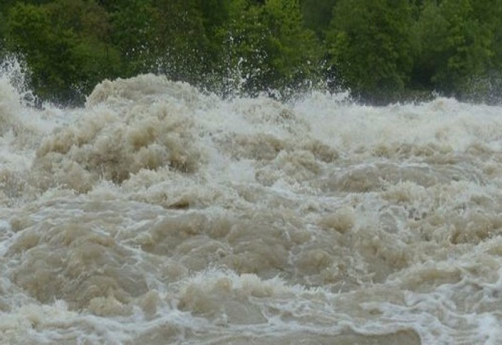 Alertă hidrologică! Risc mare de inundații în Prahova şi Dâmboviţa