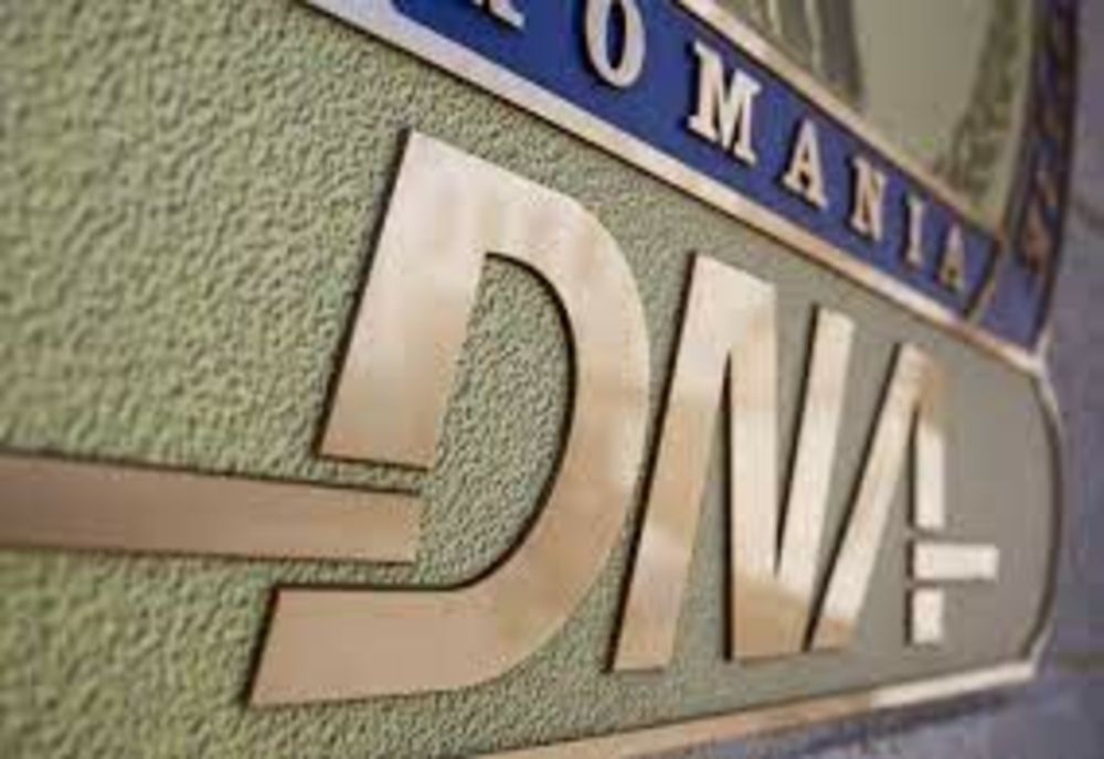 Control judiciar pentru un procuror din cadrul Baroului Prahova pentru infracţiuna de trafic de influenţă şi altă persoană