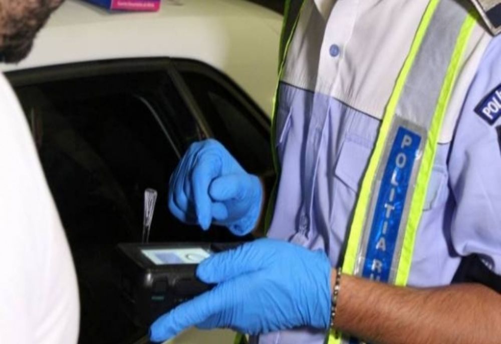 Acțiune a polițiștilor prahoveni desfășurată în Bușteni. Cinci şoferi au fost depistaţi drogaţi