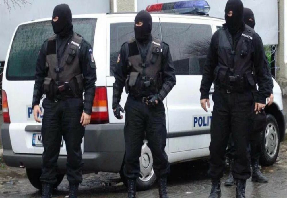  Patru percheziții în Prahova într-un dosar de furt de combustibil