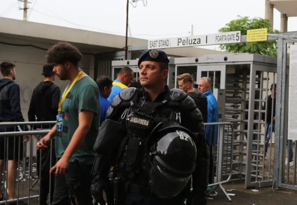 Măsuri de ordine publică la Stadionul "Ilie Oană" din Ploieşti la meciul de fotbal FC Petrolul- UTA Arad