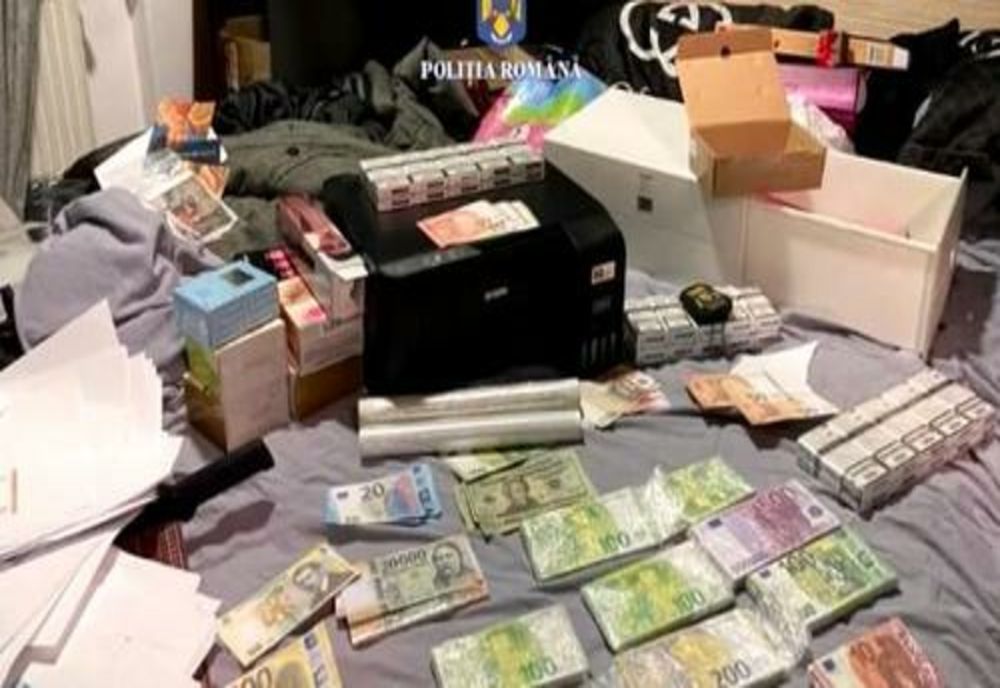 Trei persoane, arestate preventiv în cazul dosarului de falsificare de bani