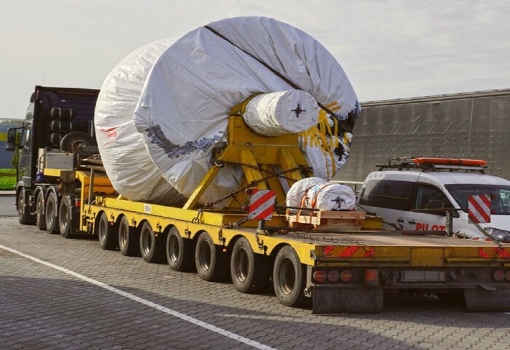 Atenție șoferi! Fuzelajul unui avion va fi transportat pe DN1 și va tranzita județele Prahova şi Ilfov