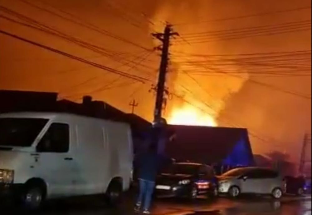 Prahova. Femeie găsită decedată într-o casă cuprinsă de flăcări