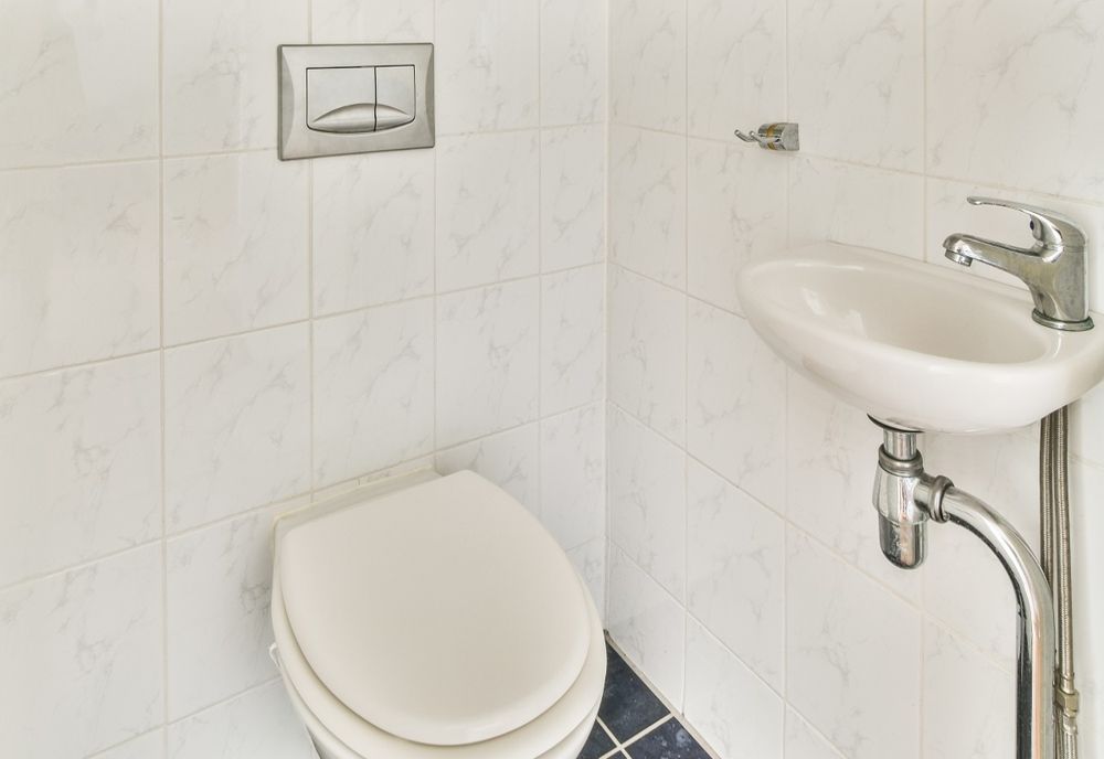 Camere de filmat în toaleta unei clinici din București. Perchezițiile în acest caz se desfășoară inclusiv în Prahova