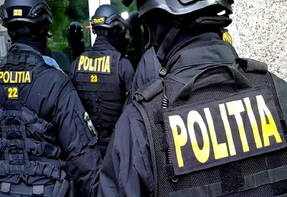 Prahova. O prostituată care își tâlhărea clienții și proxenetul ei au fost reținuți