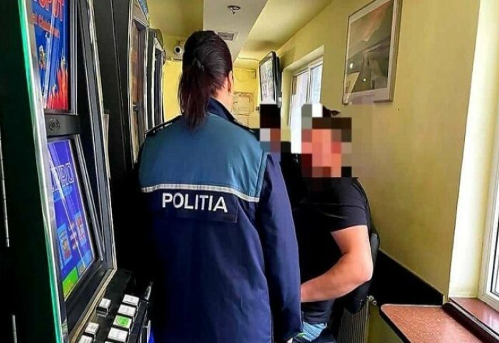 Prahova. Scandal la păcănele. Bărbat reținut pentru că distrus aparatele dintr-o sală de jocuri