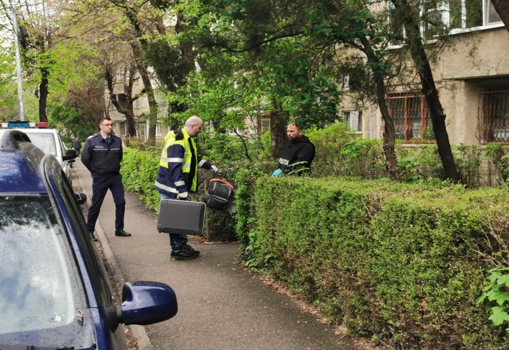 Cum s-a produs tragedia de la Ploiești. Un copil de doi ani a murit după ce a căzut de la etajul patru