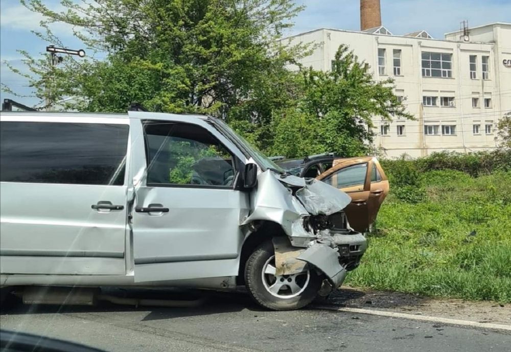 Accident cu trei victime la Blejoi. Trafic restricționat pe DN1A, sensul de mers spre Brașov