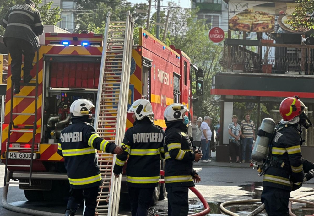 Incendiu violent, la un magazin din Ploiești