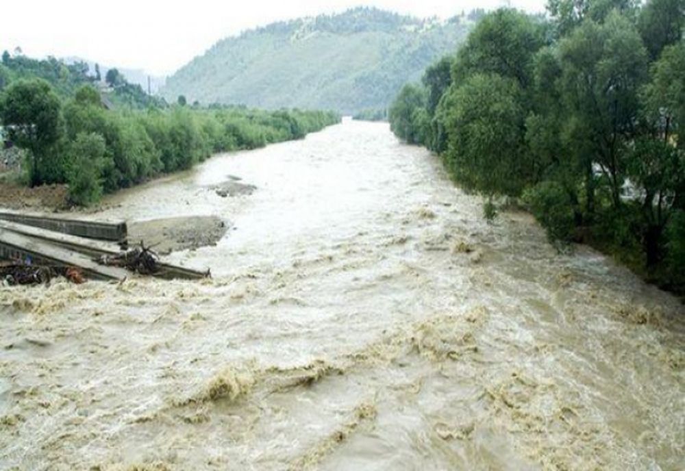 COD GALBEN DE VIITURI, VALABILĂ PÂNĂ VINERI DIMINEAȚA PE RÂURI DIN OPT JUDEȚE