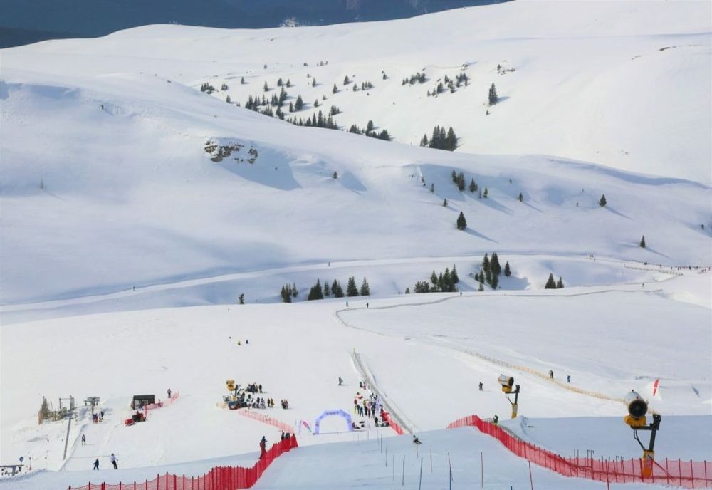 DOMENIUL SCHIABIL SINAIA A FOST ÎNCHIS DIN CAUZA VÂNTULUI PUTERNIC
