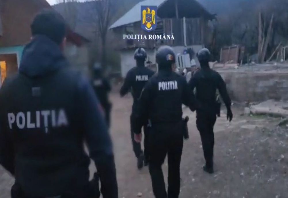 Bărbat aflat în penitenciar, acuzat că a instigat intimidarea martorilor într-un dosar de agresiune sexuală. Percheziții în Prahova