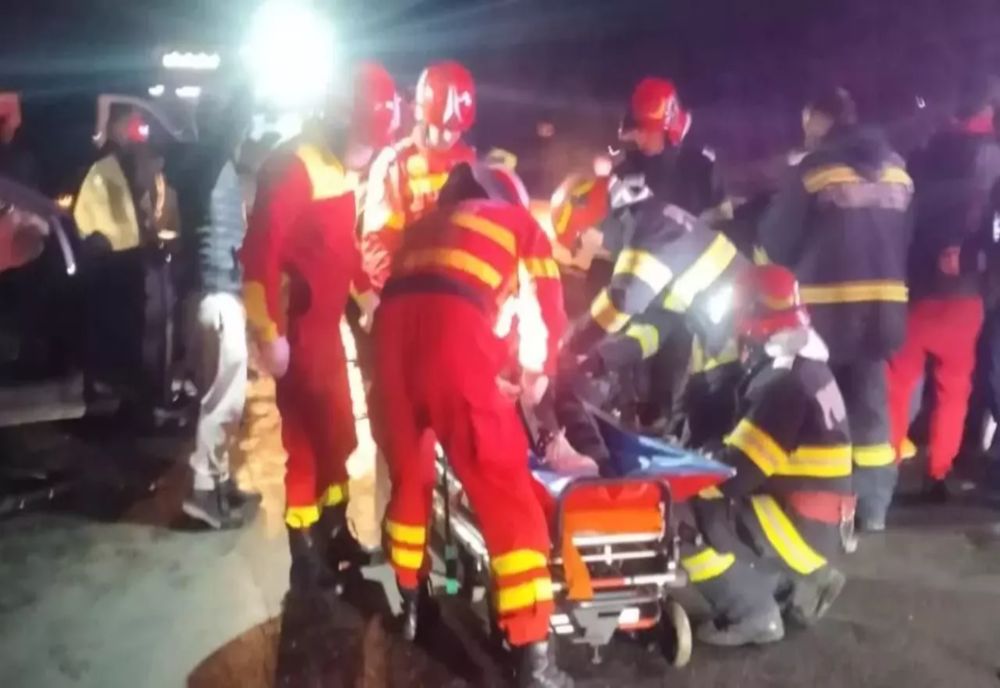 TRAGEDIE ÎN PRAHOVA: POLIȚIST DE 21 DE ANI, MORT DUPĂ CE A FOST ARUNCAT DIN MAȘINĂ ÎN URMA UNUI ACCIDENT GRAV