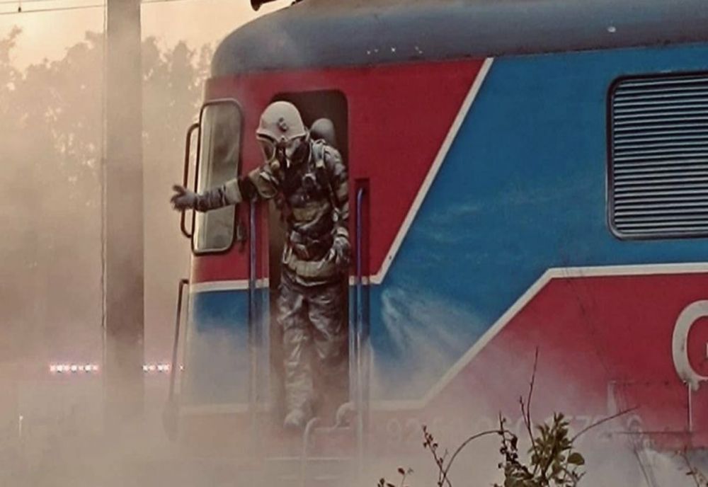 PRAHOVA: INCENDIU LA LOCOMOTIVA UNUI TREN CARE TRACTA VAGOANE CU ȚIȚEI