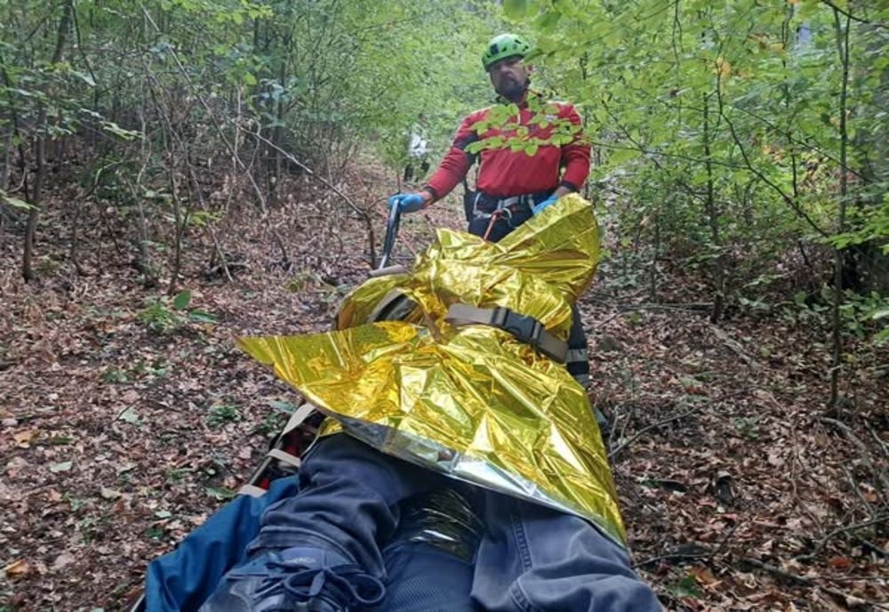 TRAGEDIE ÎN PRAHOVA: UN TÂNĂR FRANCEZ DE 22 DE ANI S-A SINUCIS ÎN VALEA LARGĂ