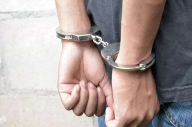 Peste 20 de persoane urmărite penal pentru furt de motorină de pe șantierele feroviare Brașov–Sighișoara. Procurorii au descoperit aproape 2 tone de combustibil furat