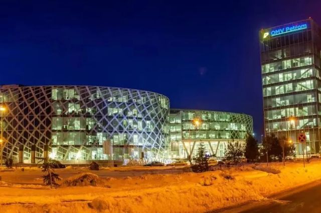 Primele măsuri pentru calmarea pieței: OMV cumpără țiței din rezervele de urgență