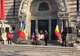 Primarul Ploieștiului, Adrian Dobre, criticat dur după ce trei eleve au fost ținute în ger, la mânecă scurtă, pentru a vorbi în locul lui | VIDEO