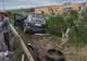 Accident cumplit DN1, pe Centura de Vest a Ploieștiului! O maşină a "retezat" un stâlp şi balustrada și s-a oprit la marginea unei pante abrupte