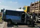  Cinci persoane rănite după un accident între două microbuze şi un TIR încărcat cu lemne