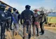 Prahova. Descinderi la Florești. Un bărbat și o femeie reținuți după ce au furat motorina dintr-o autoutilitară și catalizatorul alteia