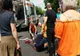 Ploieşti. Un bărbat care aştepta autobuzul în staţie s-a dezechilibrat şi a căzut sub roţile acestuia