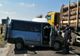  Cinci persoane rănite după un accident între două microbuze şi un TIR încărcat cu lemne