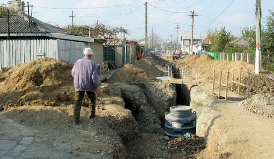 Lucrări de extindere a rețelei de canalizare în cartierului Buna Vestire din Ploiești.